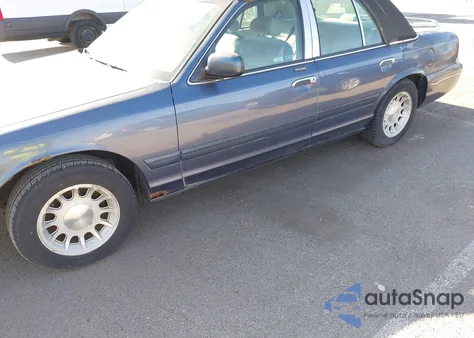 1998 Ford Crown Victoria Lx из США, поврежденный, VIN 2FAFP74W8WX184469